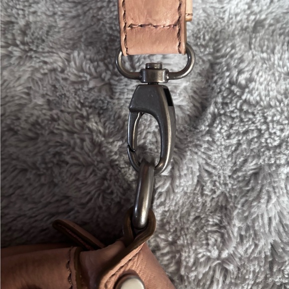 Fossil Blush Pink Leather Key and fob Set - Picture 11 of 12